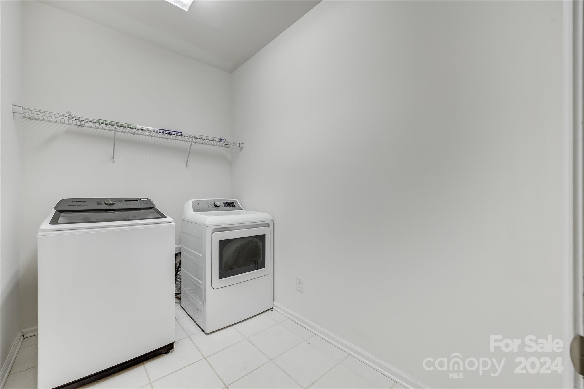 Lake Shore On Lake Wylie - Residential