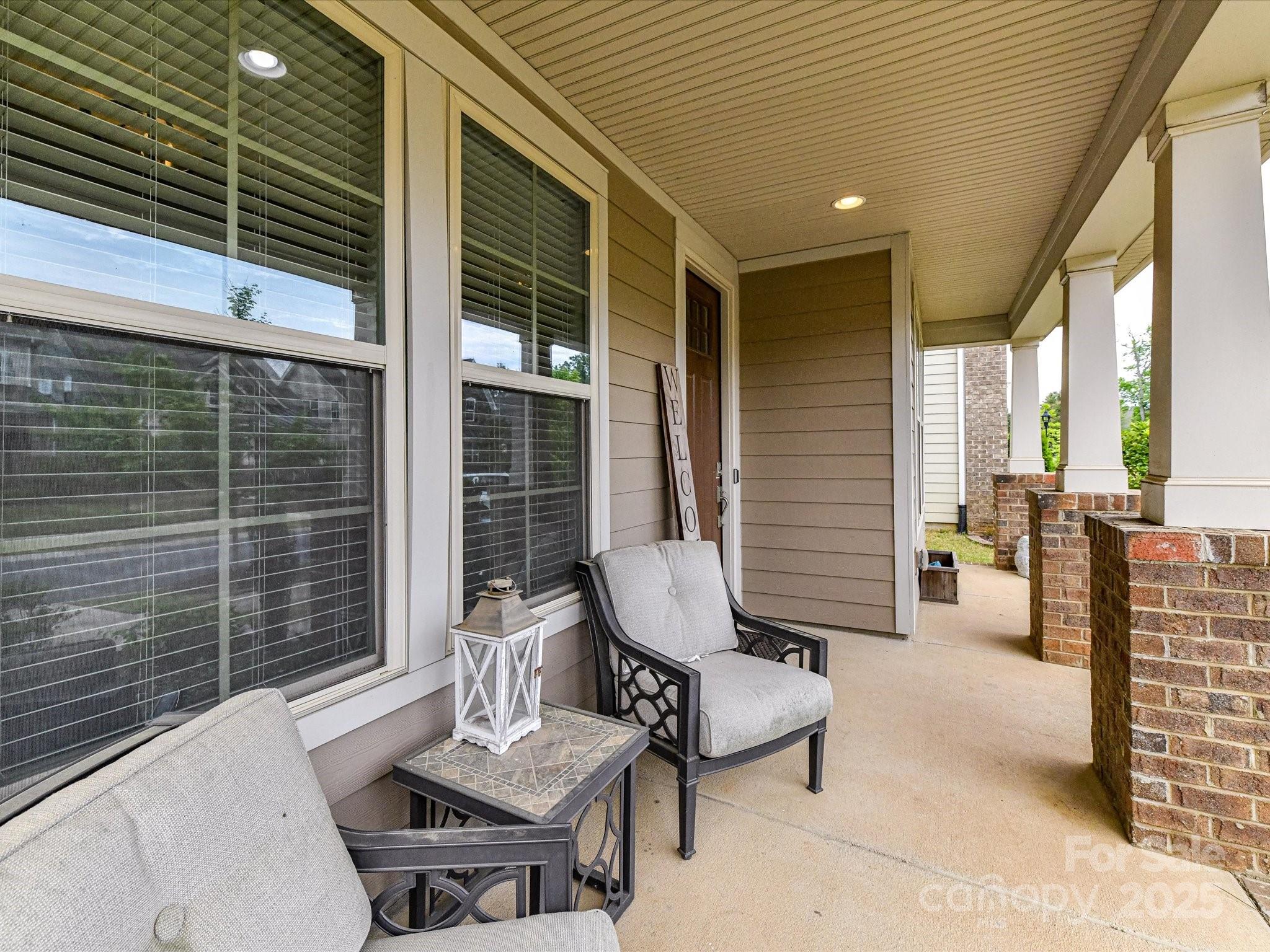 6433 Raffia Road