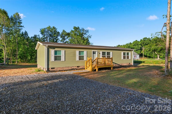4433 OLD US 421 HWY E, YADKINVILLE, NC 27055 - Image e90d9fa46afe4d89755ea2127eb71d84/14520442