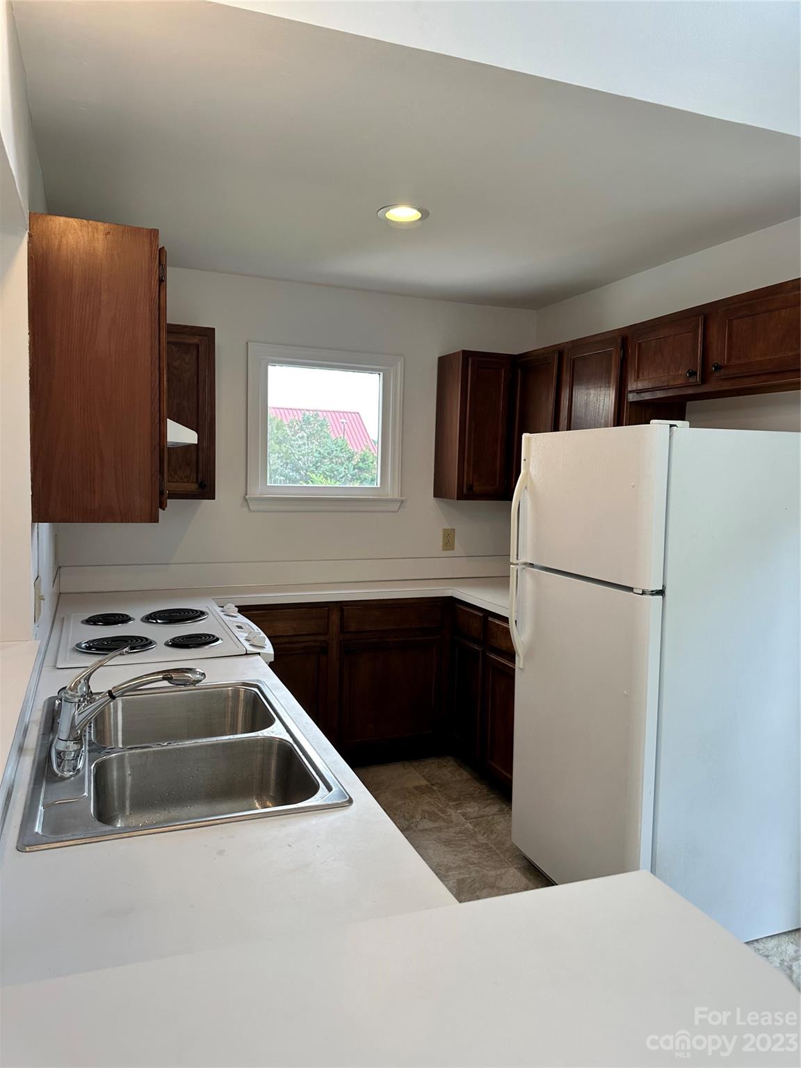 Lakeshore Village - Residential Lease