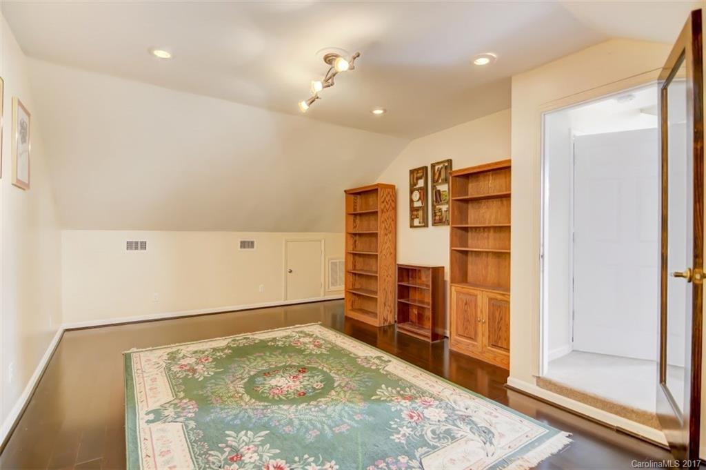 Meadow Oaks - Residential