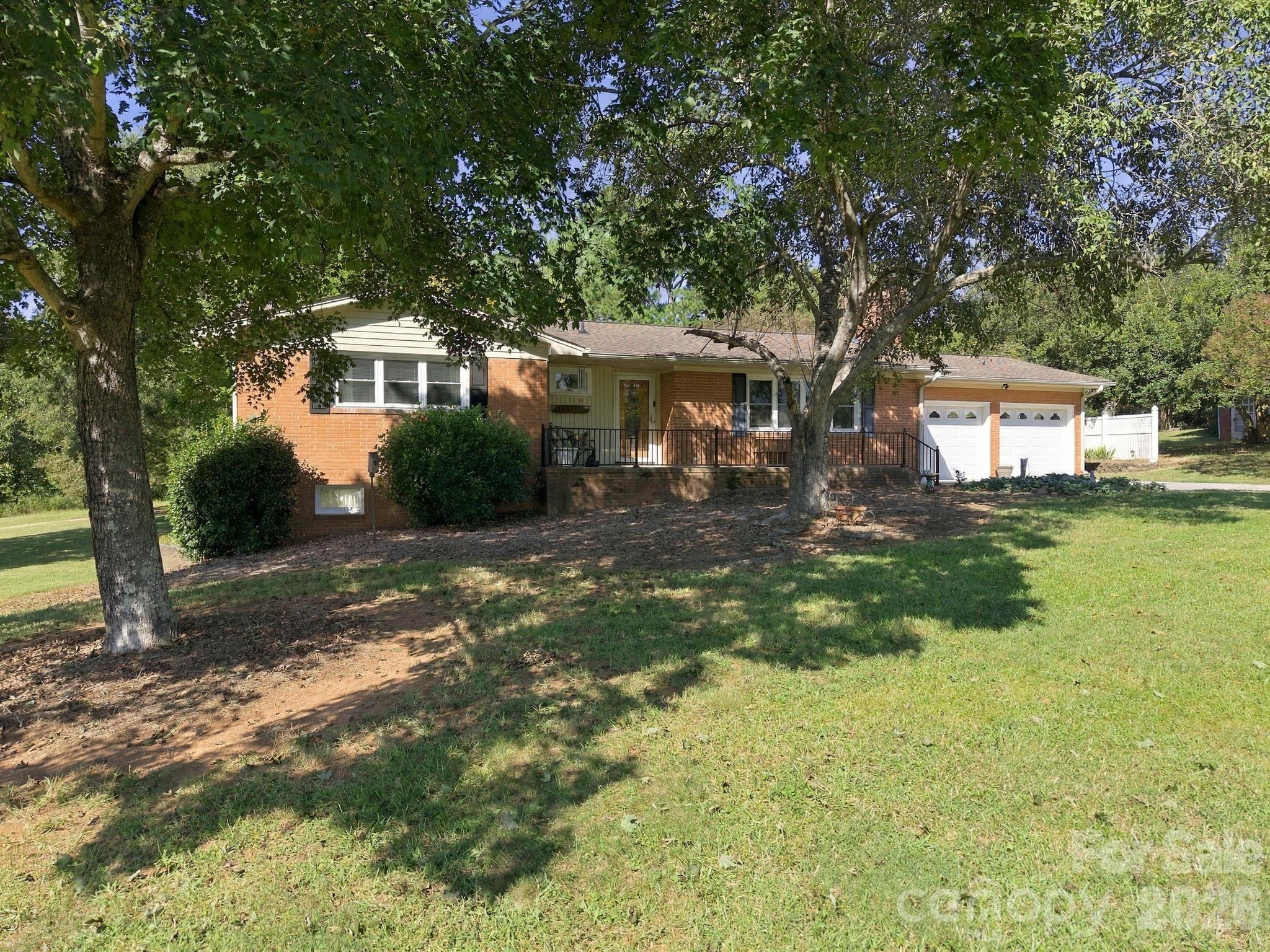 82 Henderson Street