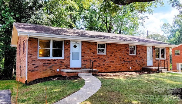 14 OTEEN CHURCH RD, ASHEVILLE, NC 28805 - Image e91b7647b6e7e536bdbcd5e45751d64c/3484395974