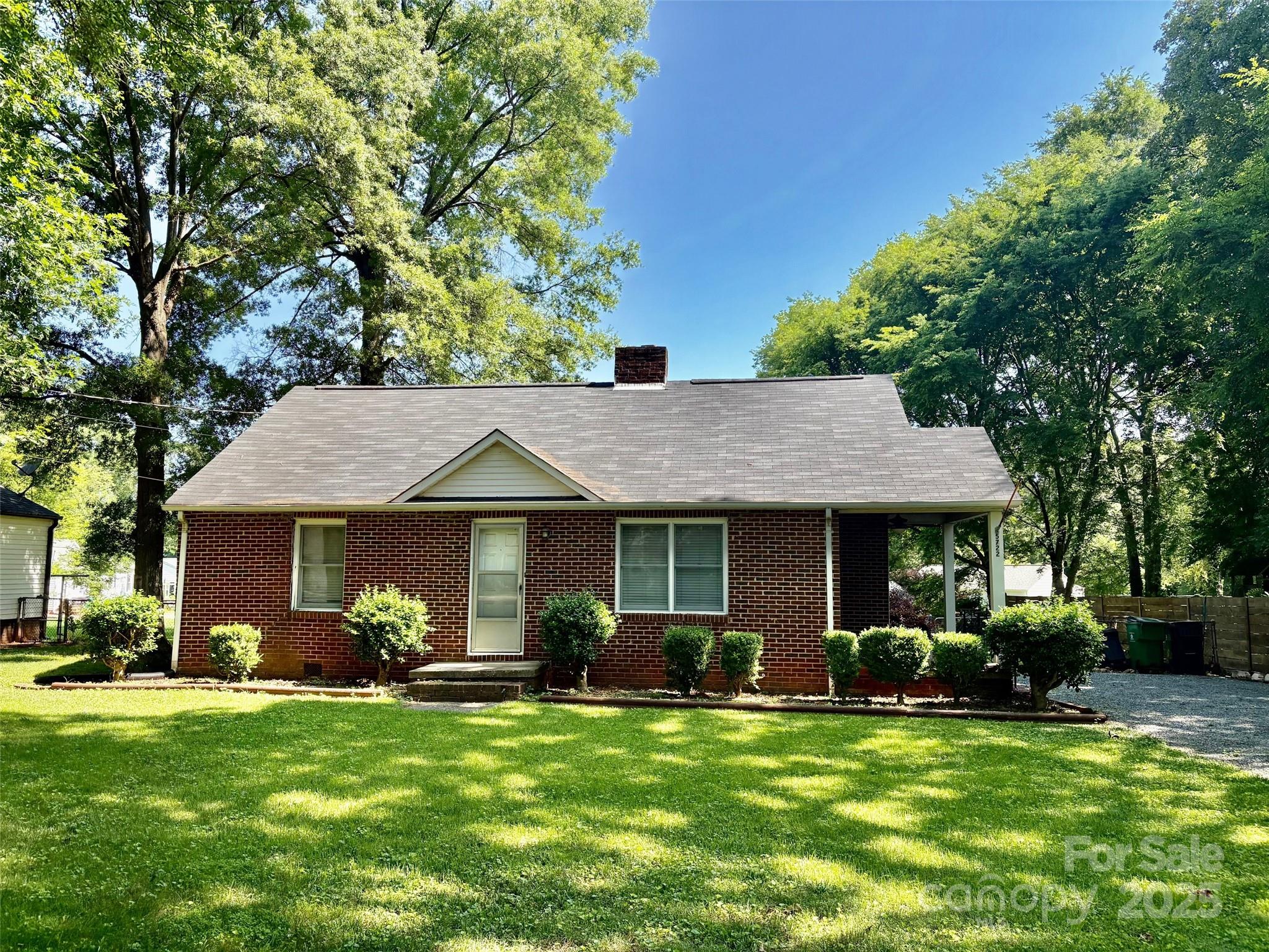 5722 Oak Drive