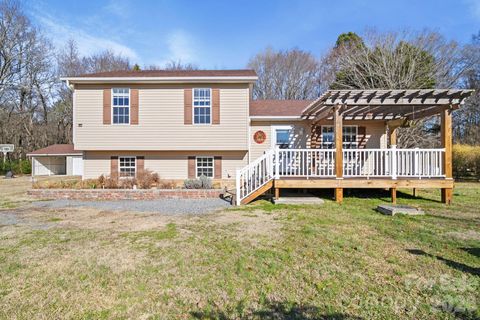 Photo of 1006 Speer Drive, Monroe, NC 28112 (MLS # 4334291)