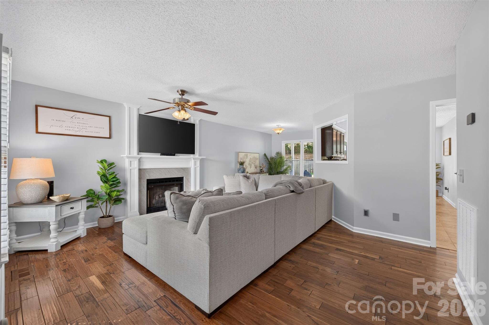 2 Hunters Creek Lane