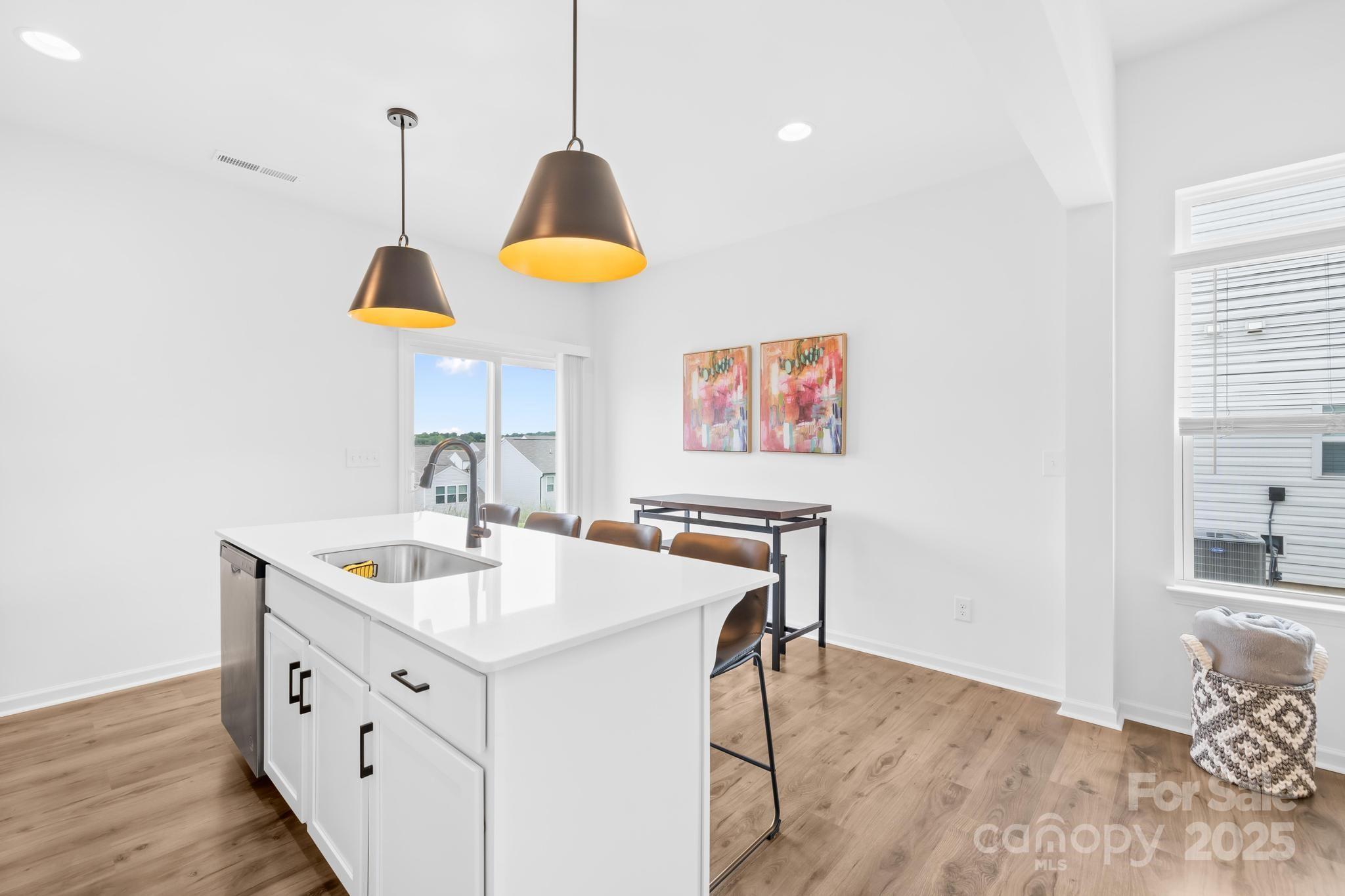 HIDDEN LAKES - Residential