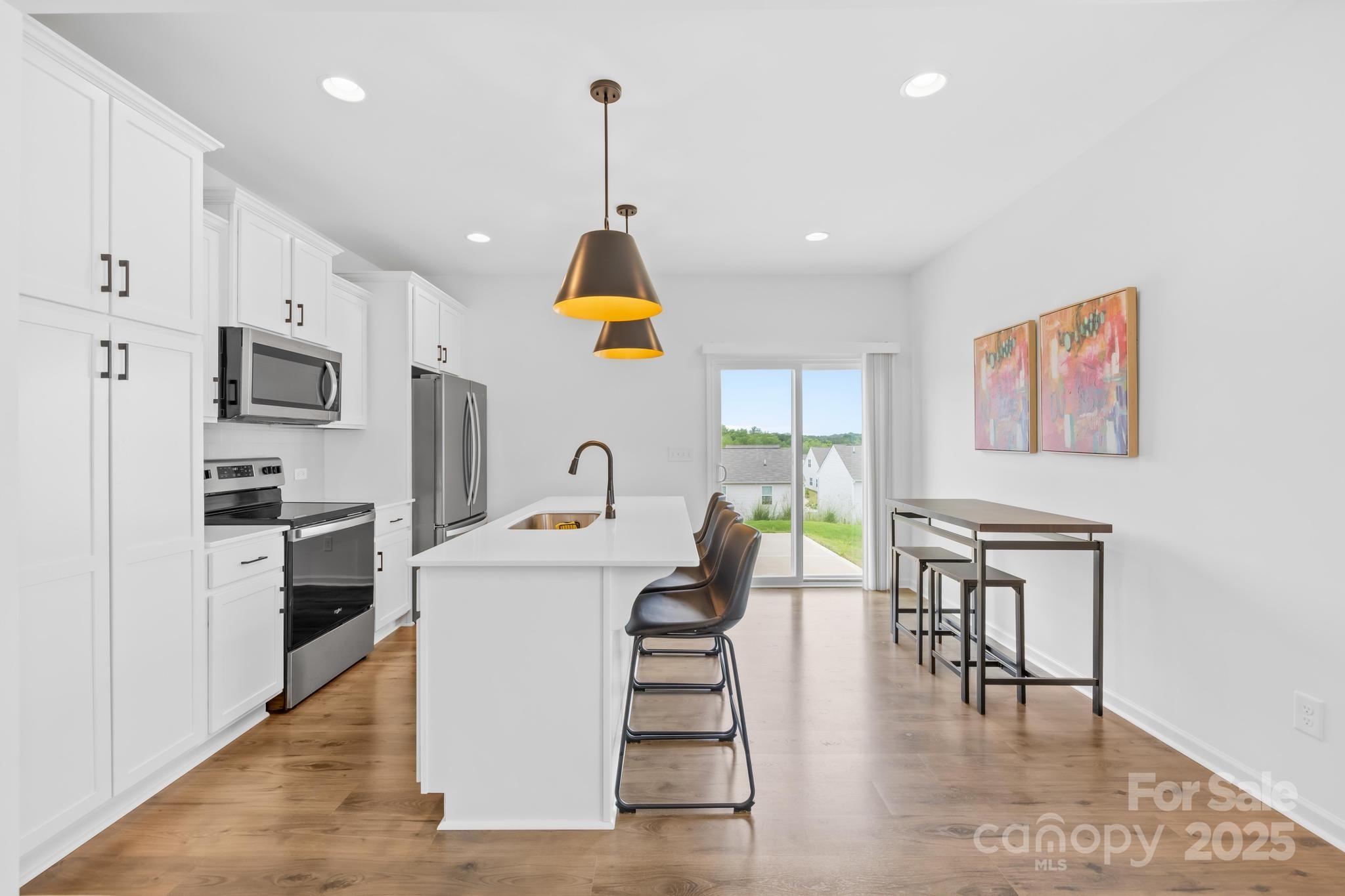 HIDDEN LAKES - Residential