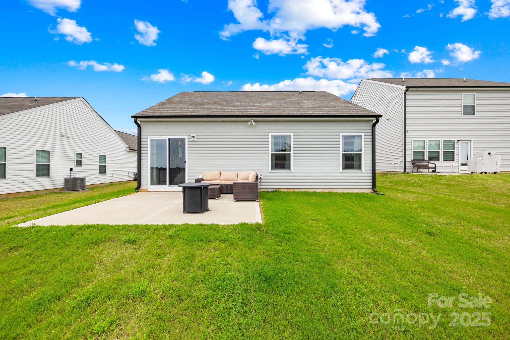 HIDDEN LAKES - Residential