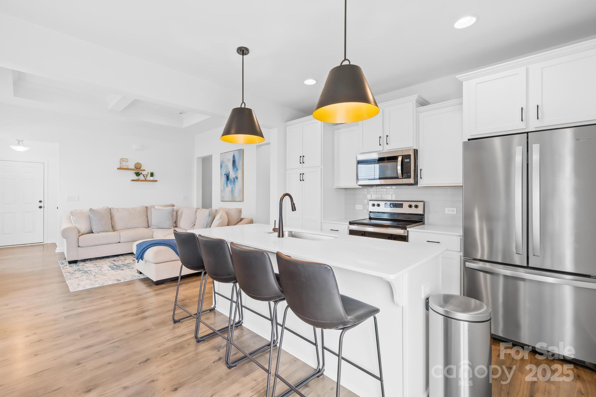 HIDDEN LAKES - Residential