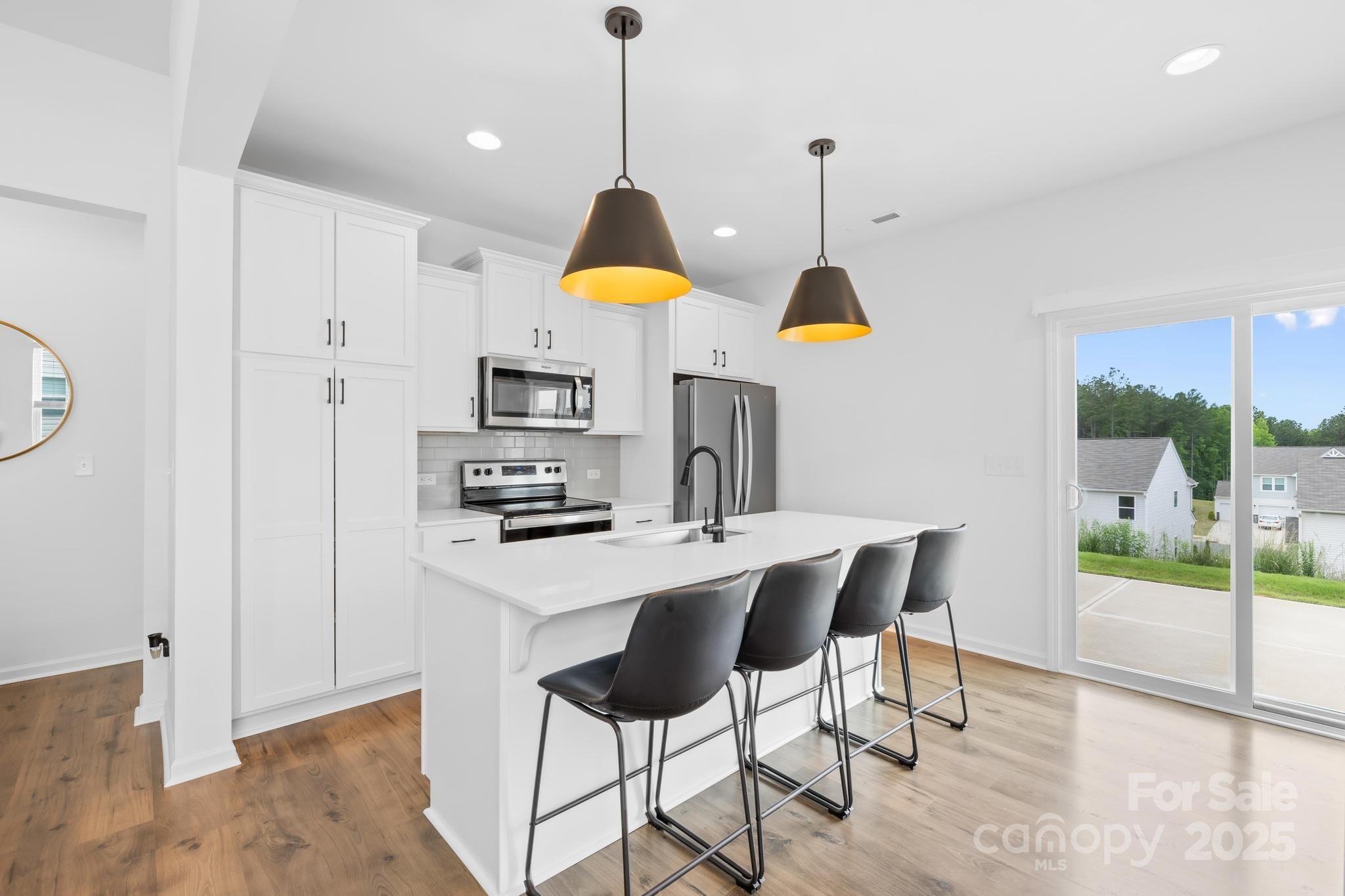 HIDDEN LAKES - Residential