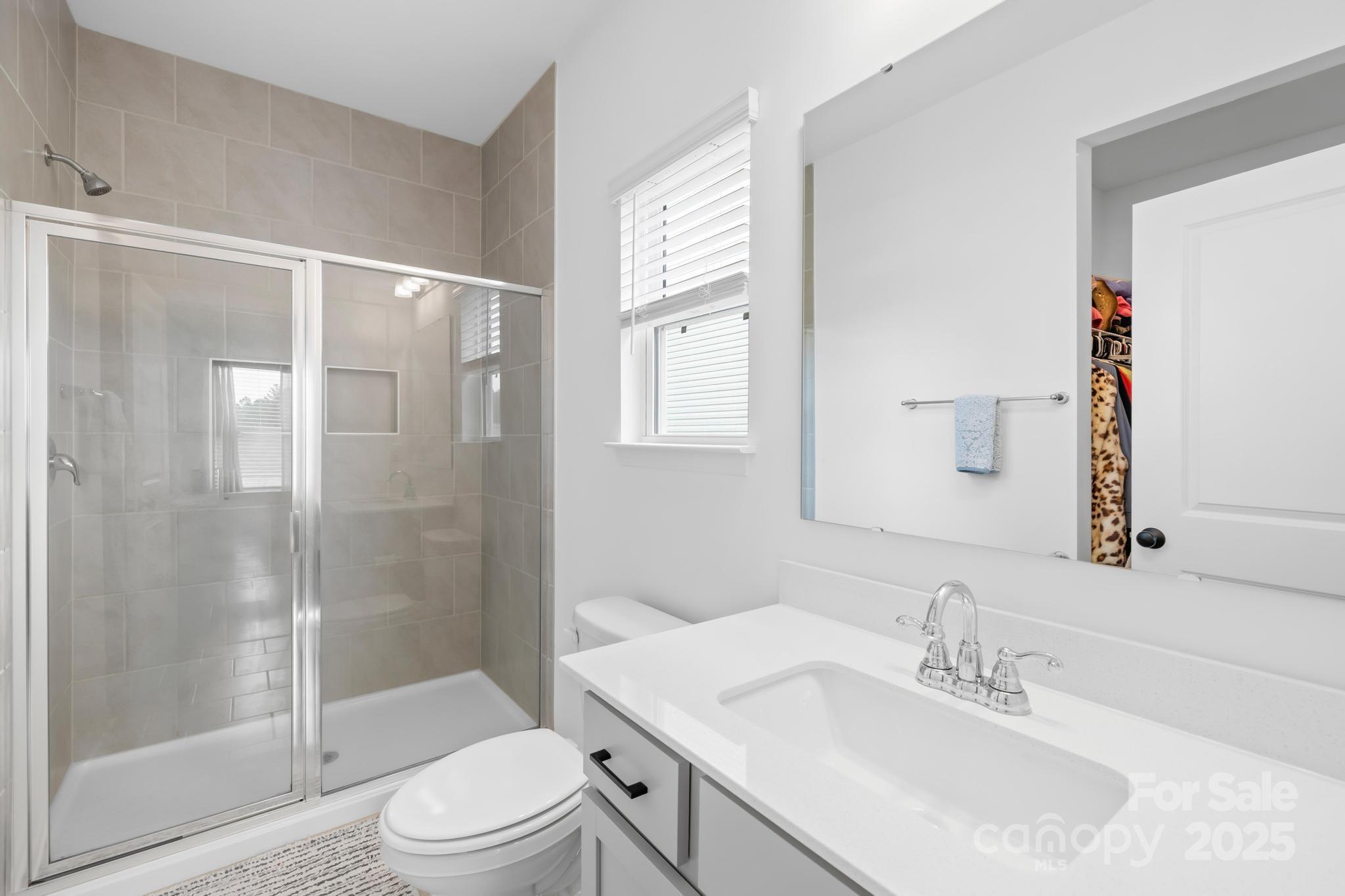 HIDDEN LAKES - Residential