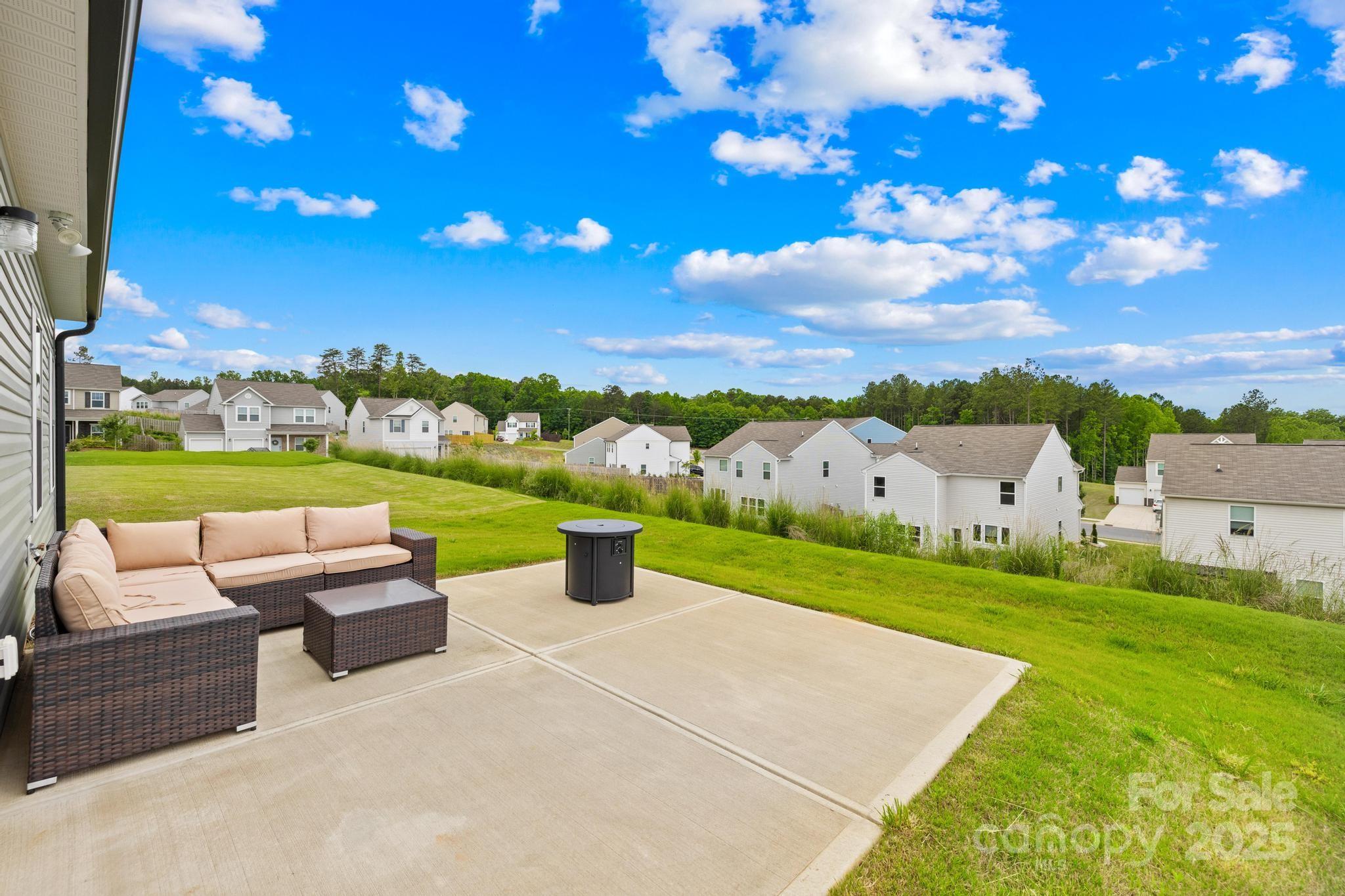 HIDDEN LAKES - Residential