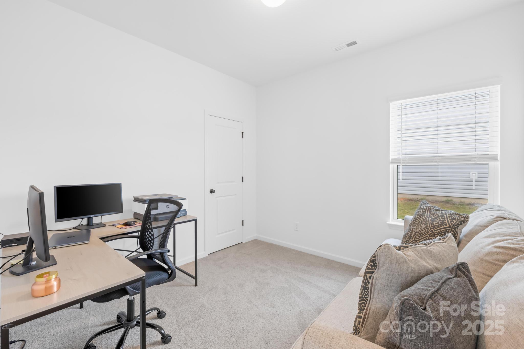 HIDDEN LAKES - Residential