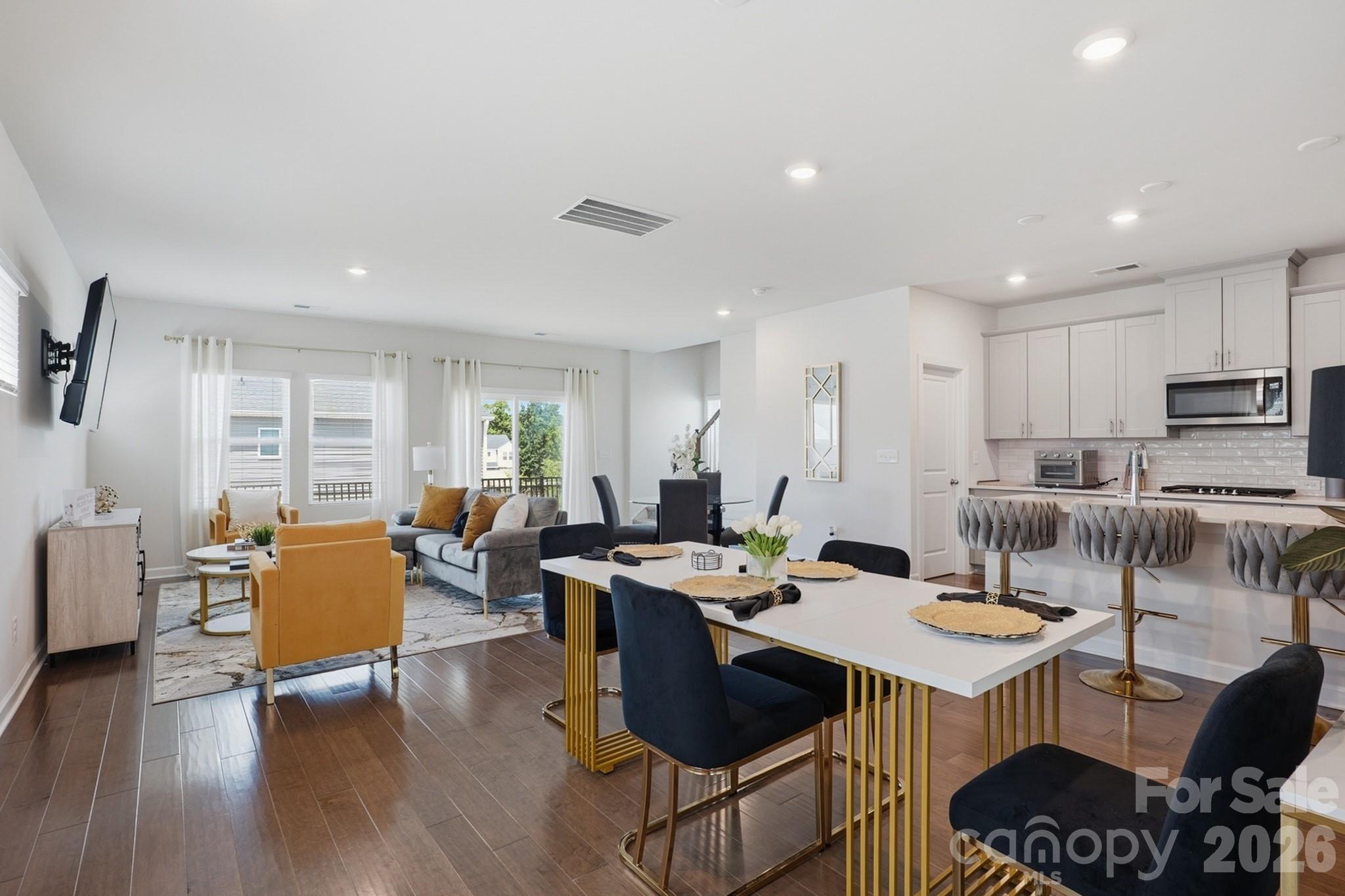 571 Palmarosa Street 130