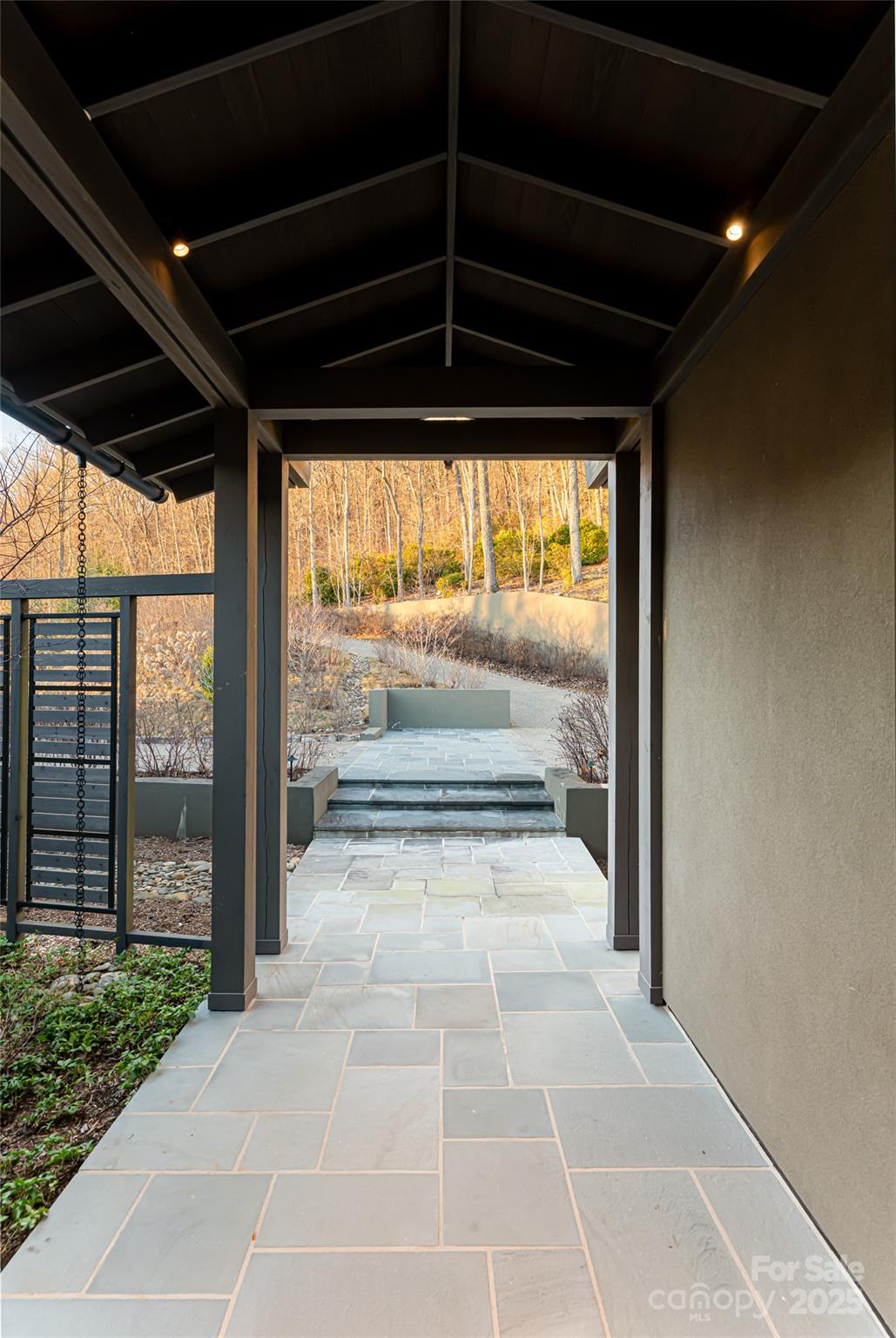 1121 Timberbluff Way