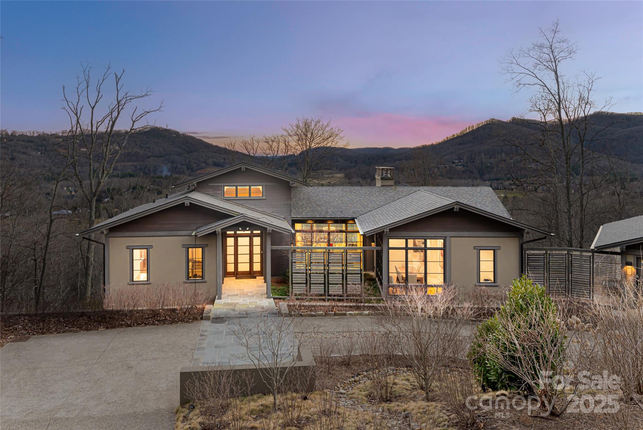 1121 Timberbluff Way