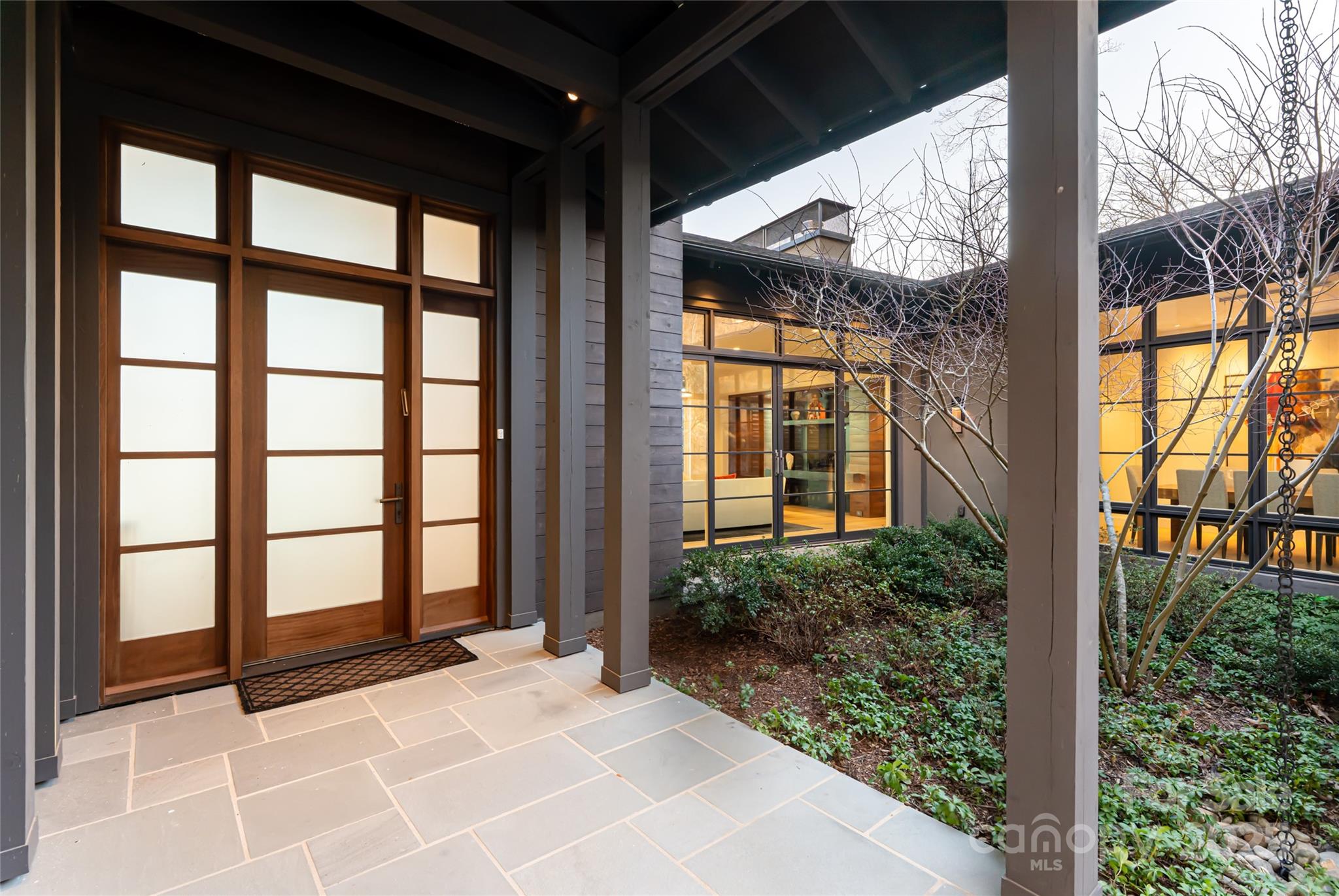 1121 Timberbluff Way