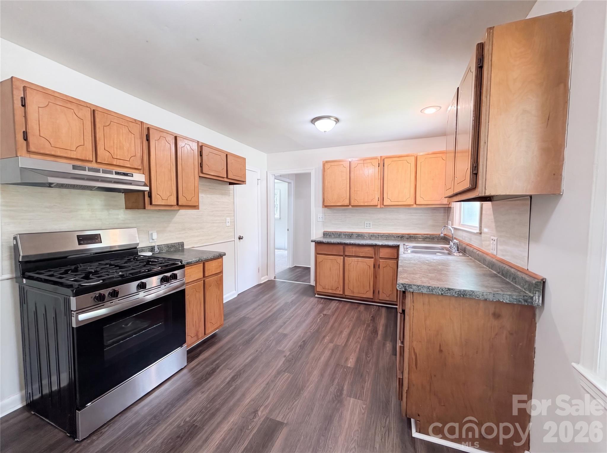 313 Black Street
