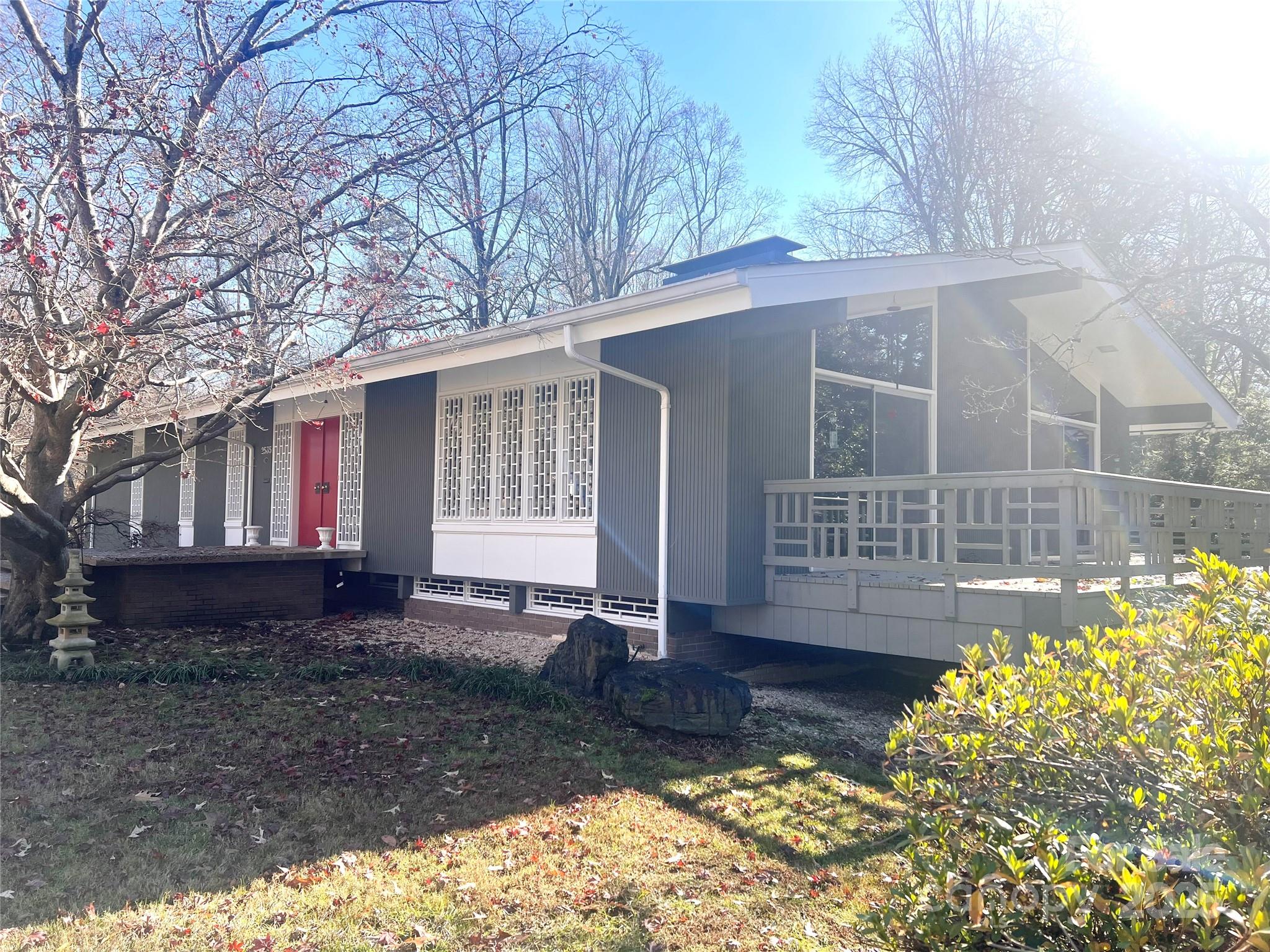 2535 Fairfax Drive