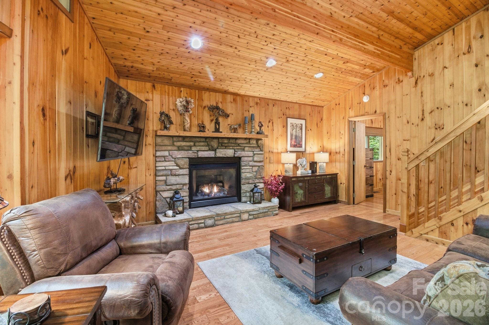 yonahlossee saddle club - Residential