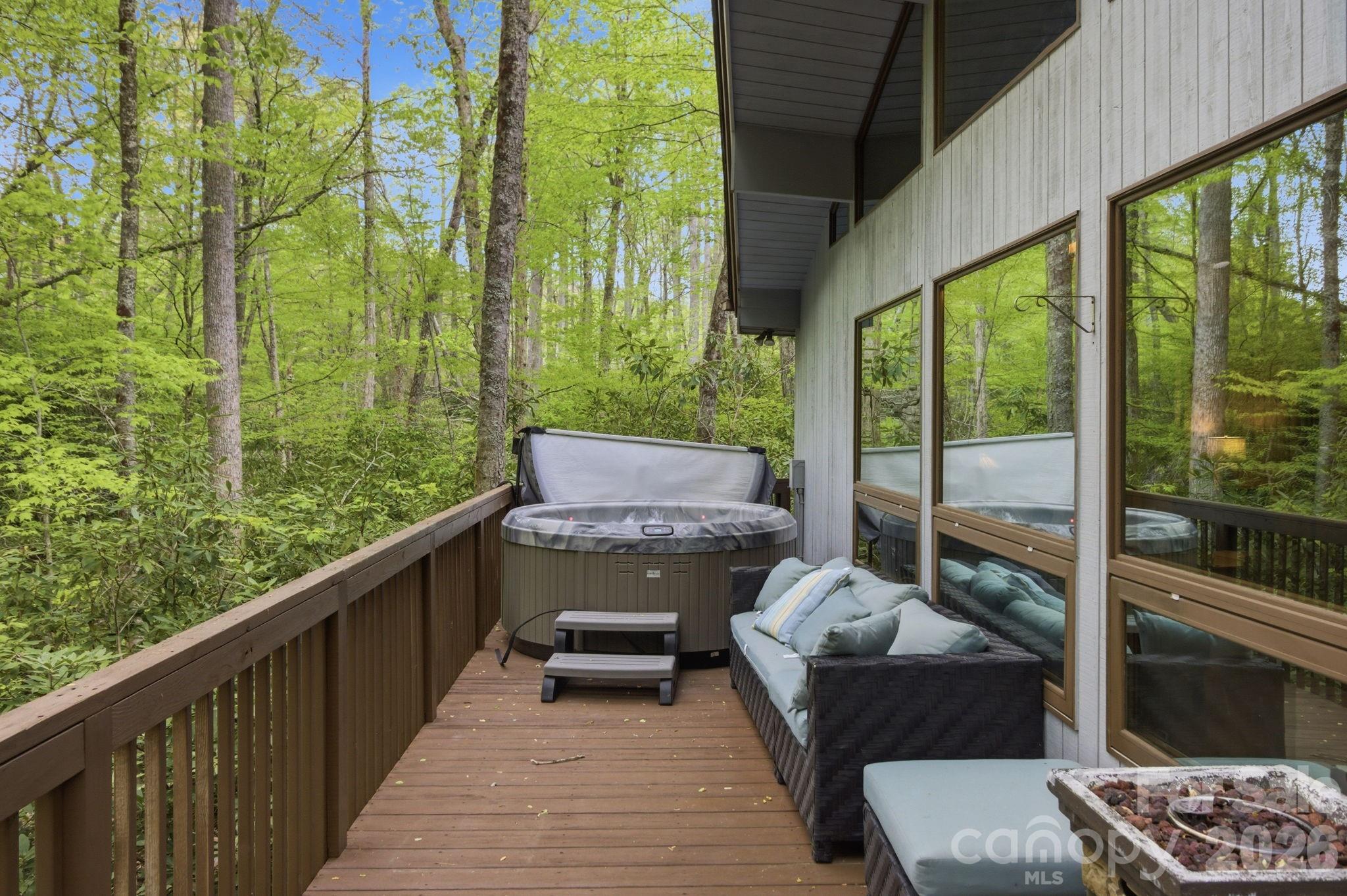 yonahlossee saddle club - Residential