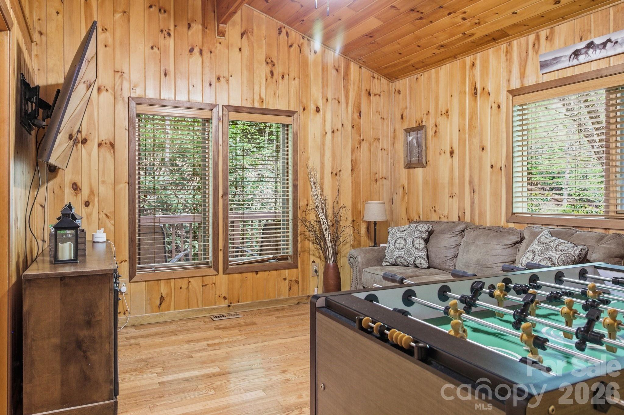yonahlossee saddle club - Residential