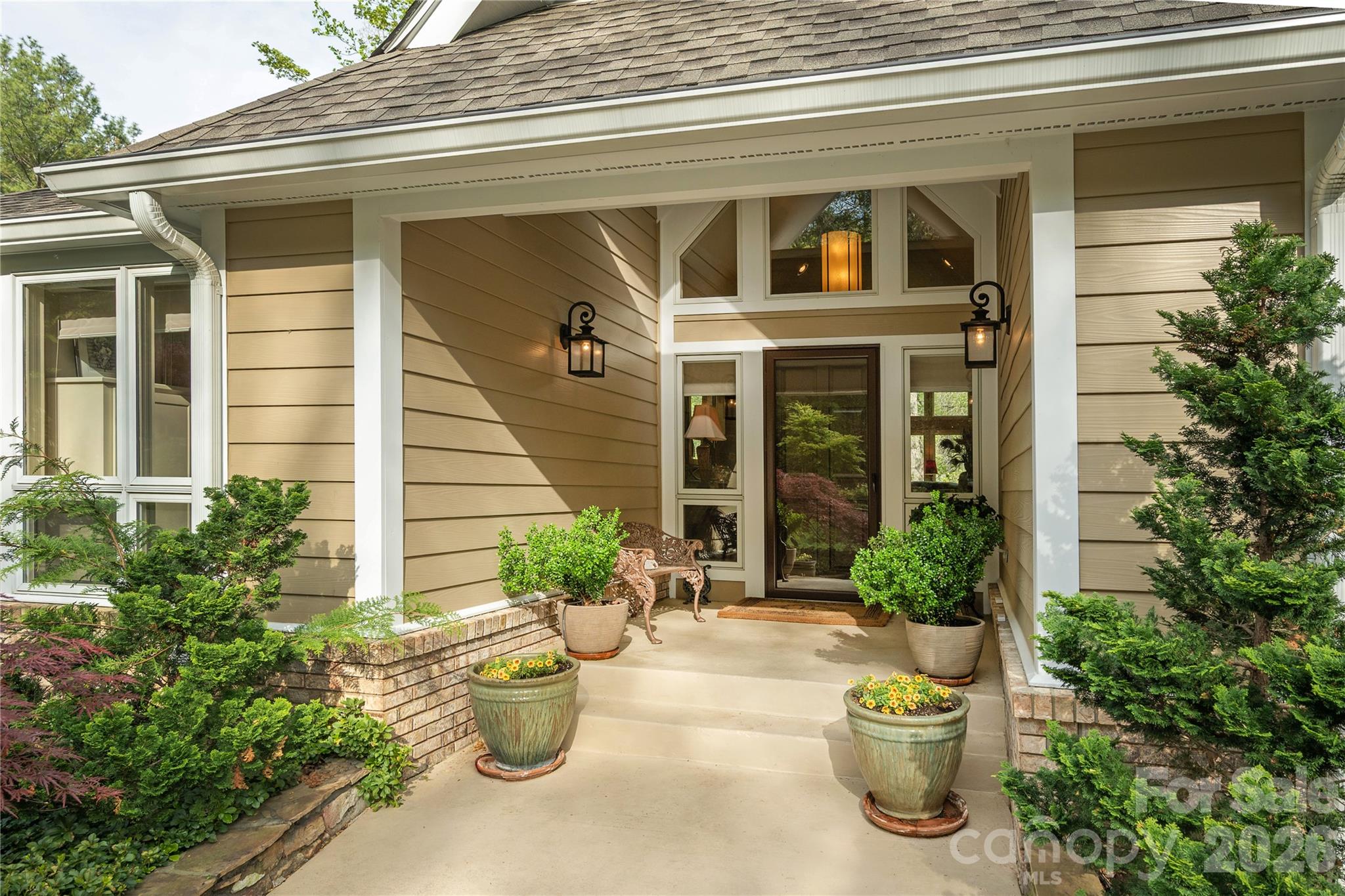 508 Cobblestone Lane N