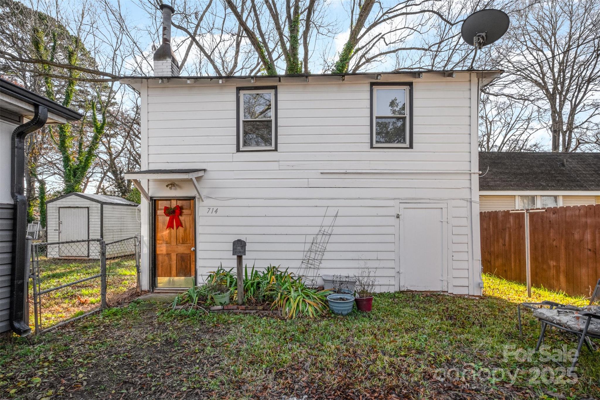 714, 716 Lucas Street 2A