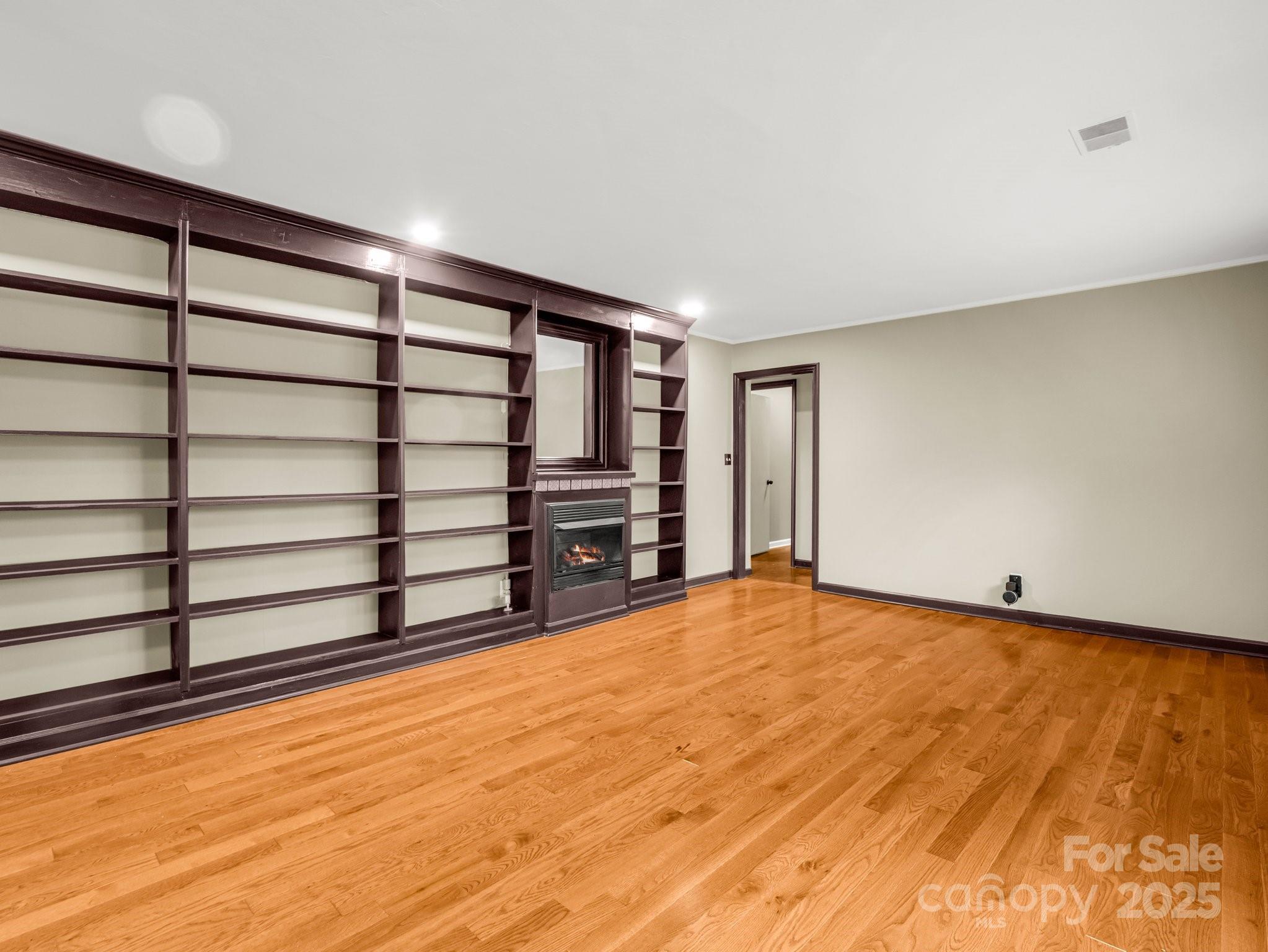 95 Whitney Avenue