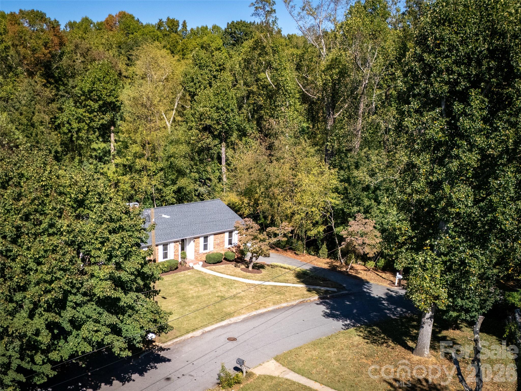 6 Crestwood Lane