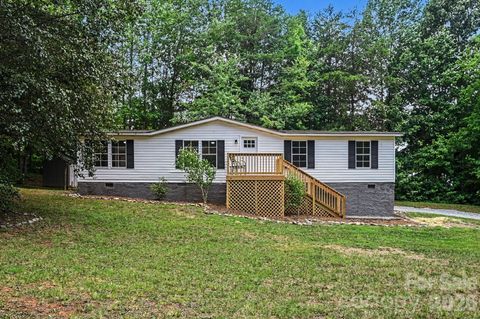 Photo of 3723 Vickery Drive, Maiden, NC 28650 (MLS # 4399153)
