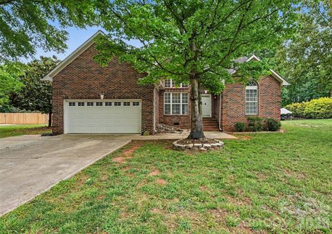 Photo of 119 Stumpy Creek Road, Mooresville, NC 28117 (MLS # 4378604)