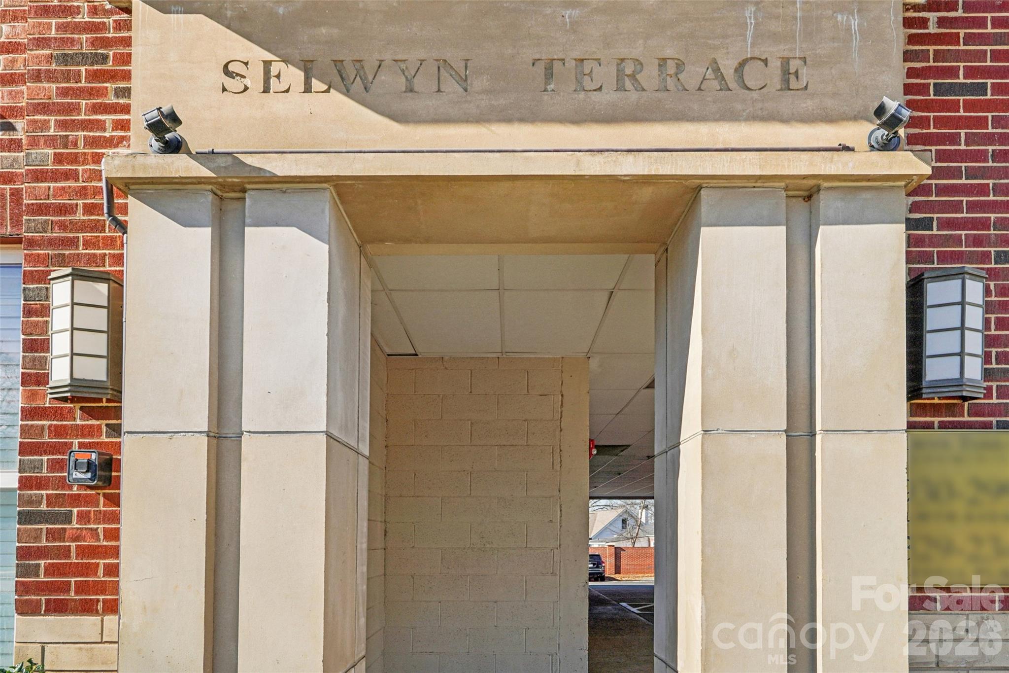 2952 Selwyn Avenue 203