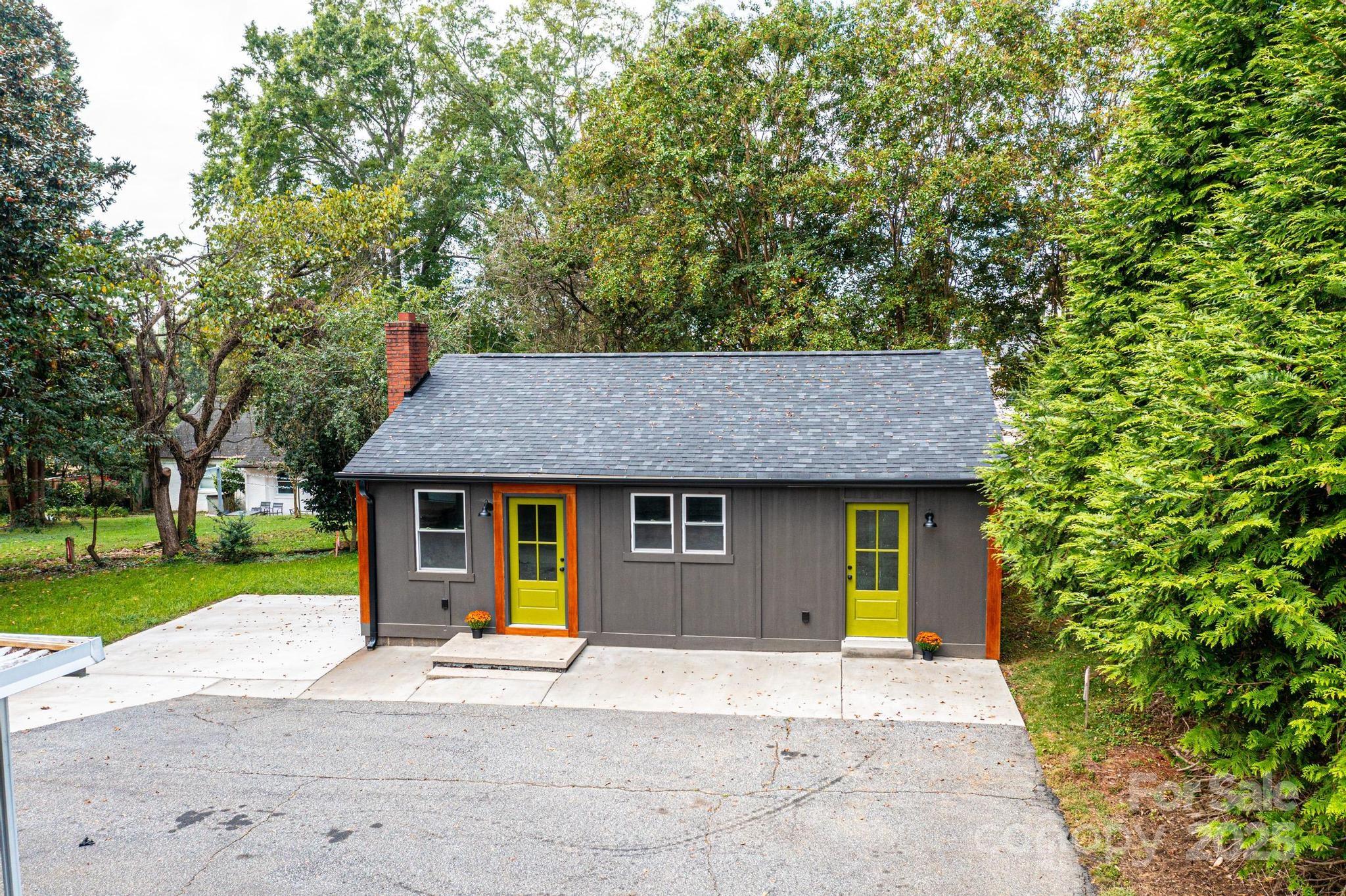 526 Kentwood Street SW