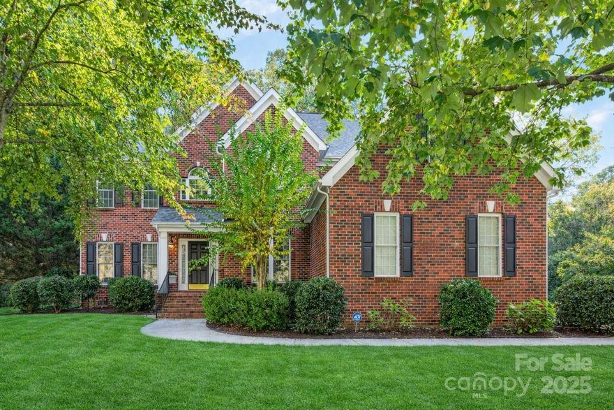 Located in the highly sought after Lake Norman Community of Templeton Bay, this elegant partial brick home welcomes you with a grand two-story foyer. This residence offers FOUR bedrooms, one an en-suite, three and a half bathrooms, and a three car garage. The main level features two flexible rooms ideal for a home office, formal living space, or playroom, along with an open eat-in kitchen and family room that flows into the dining area. The kitchen is equipped with stainless steel built-in appliances, and the living area showcases a cozy wood-burning fireplace.
Dual staircases—front and rear—provide convenient access to the upper level, including an oversized bonus room above the garage. The spacious primary suite features a tray ceiling, walk-in closet, and en-suite bath with separate shower and soaking tub. Three additional bedrooms and a laundry room complete the second floor.
Enjoy outdoor living in the oversized fenced backyard with plenty of space for play and entertaining. A screened-in porch adds the perfect setting for gatherings. Keep a boat on the neighborhood storage lot.
In the highly sought after Coddle Creek/Lake Norman School District and tucked away on a quiet cul-de-sac with easy access to I-77, this home offers both privacy and convenience.