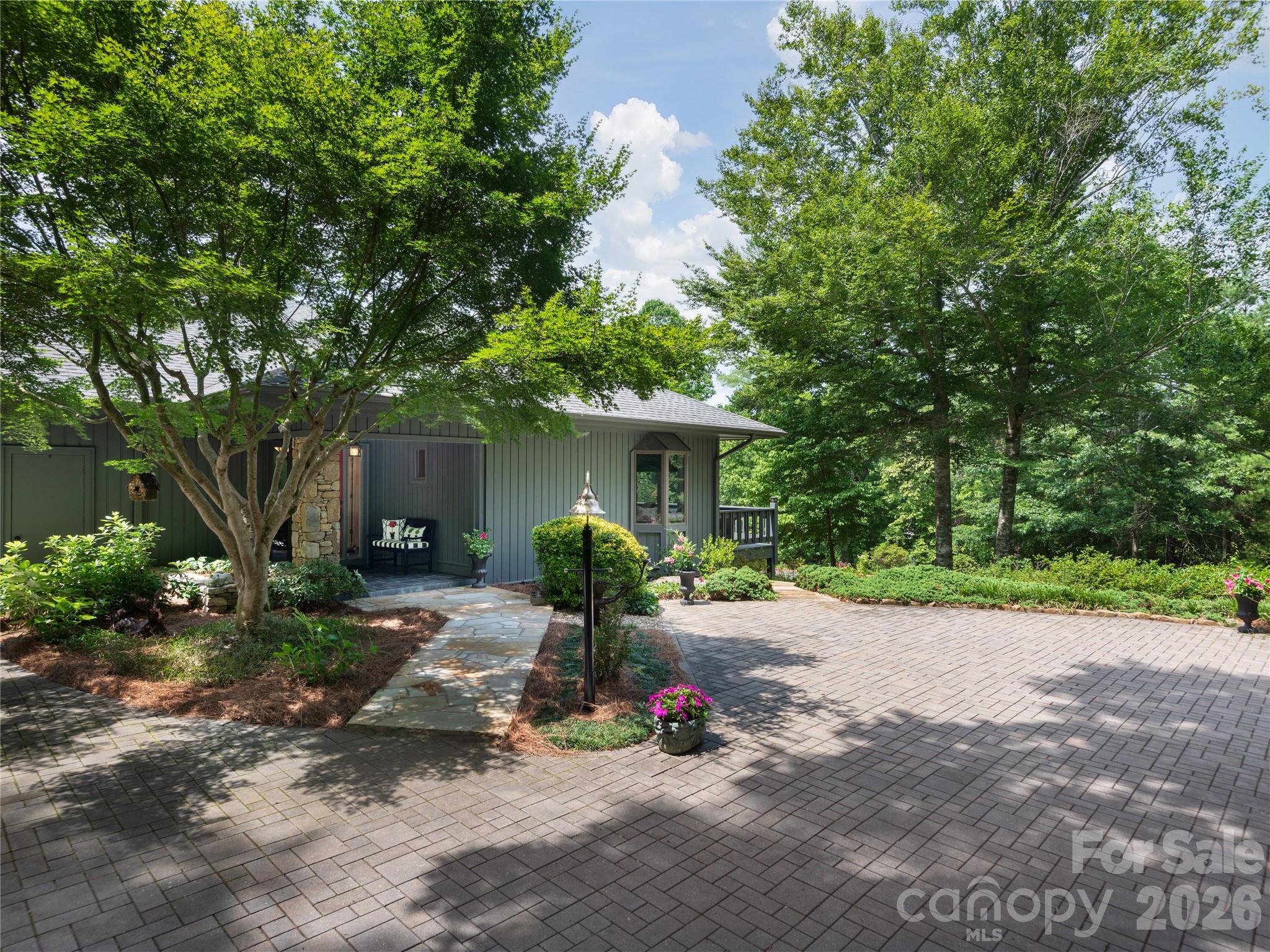 1071 Linkside Drive