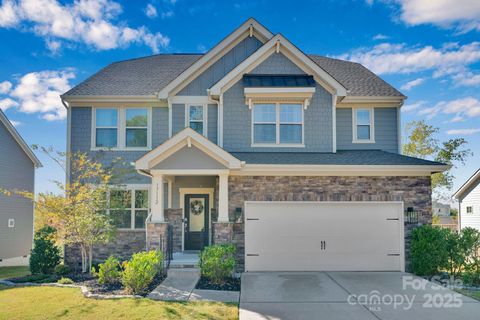 Photo of 17112 Snug Harbor Road, Charlotte, NC 28278 (MLS # 4314224)