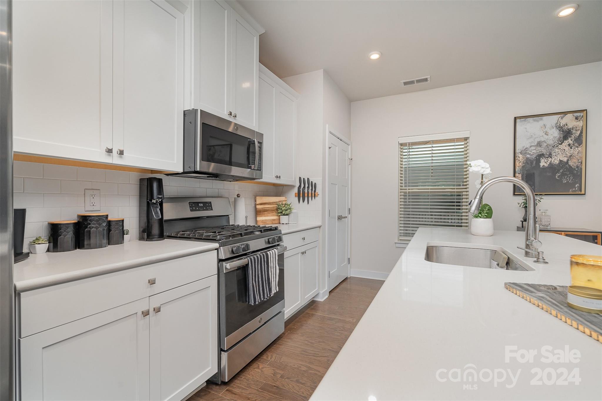 Townes of Oakhurst - Residential