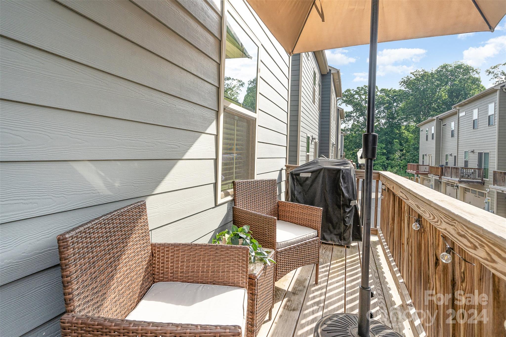 Townes of Oakhurst - Residential