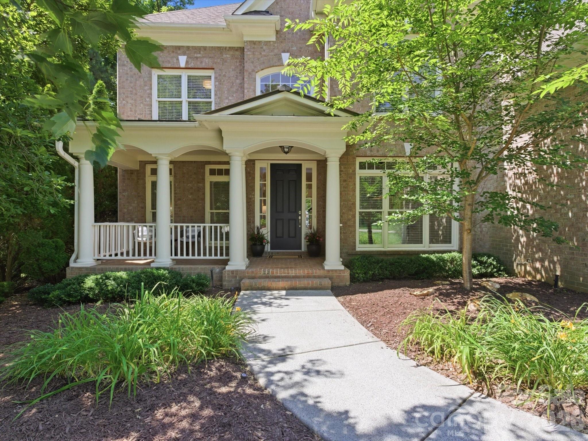 1104 Lytton Lane