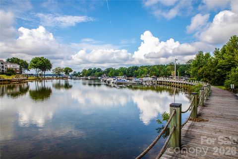 Photo of 18633 Harborside Drive, Cornelius, NC 28031 (MLS # 4366033)