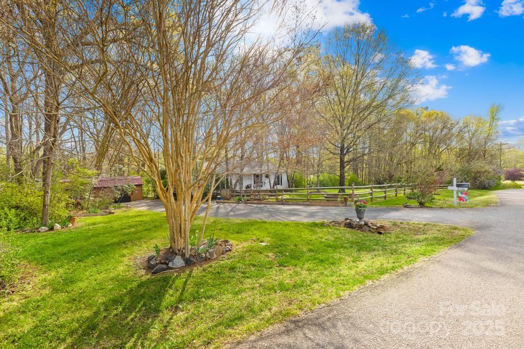 9136 Ladson Road