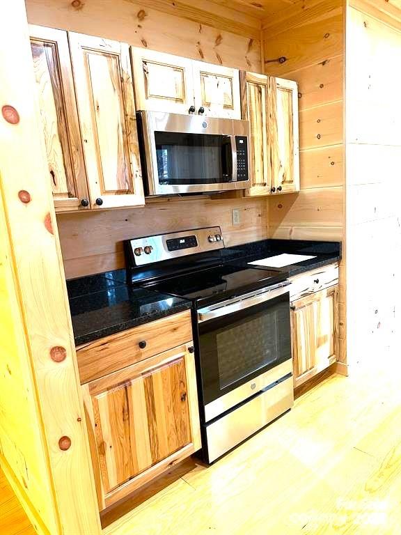 Deer Run at Lake Lure - Residential