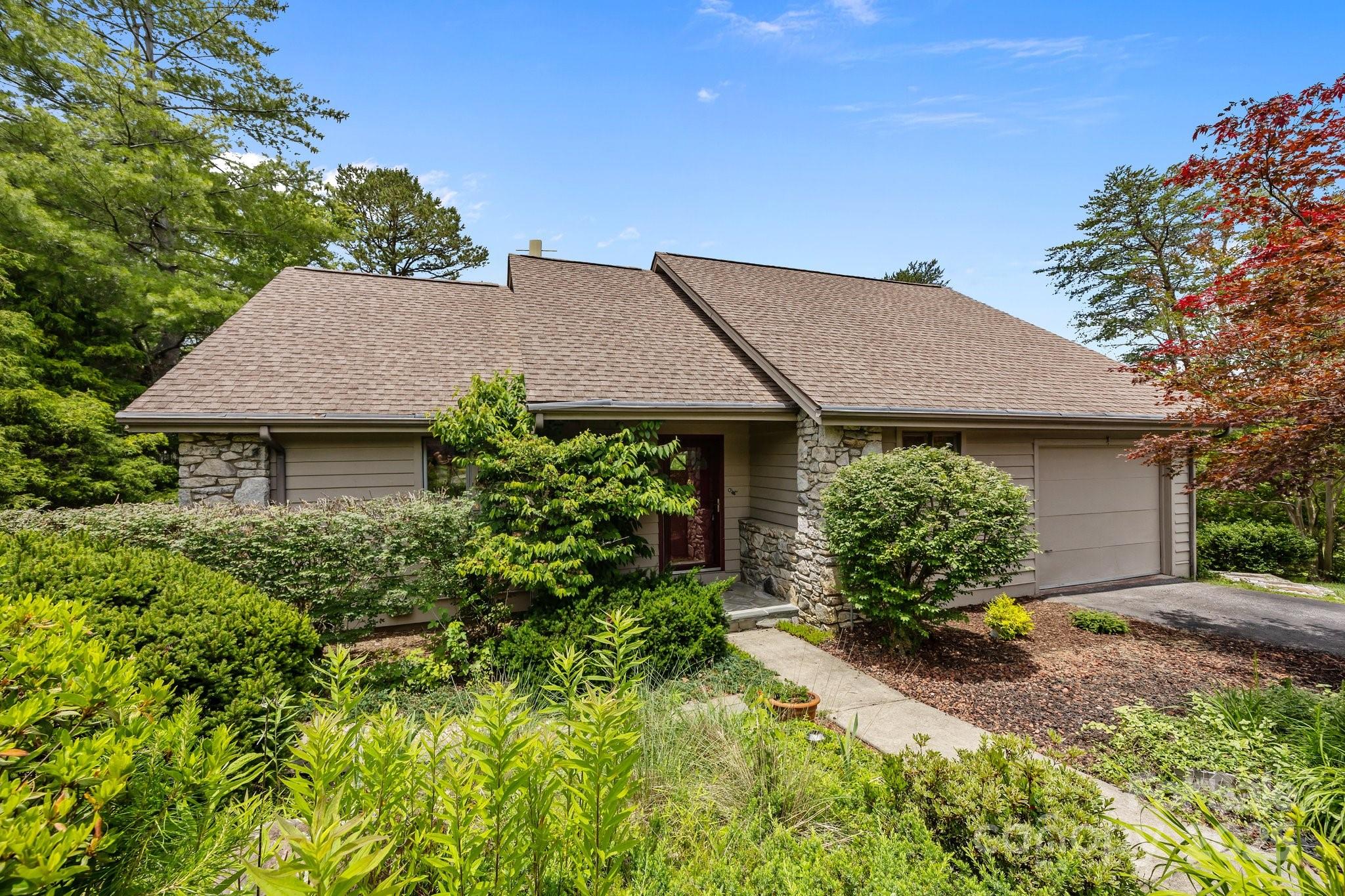 4 Zachary Ridge Road