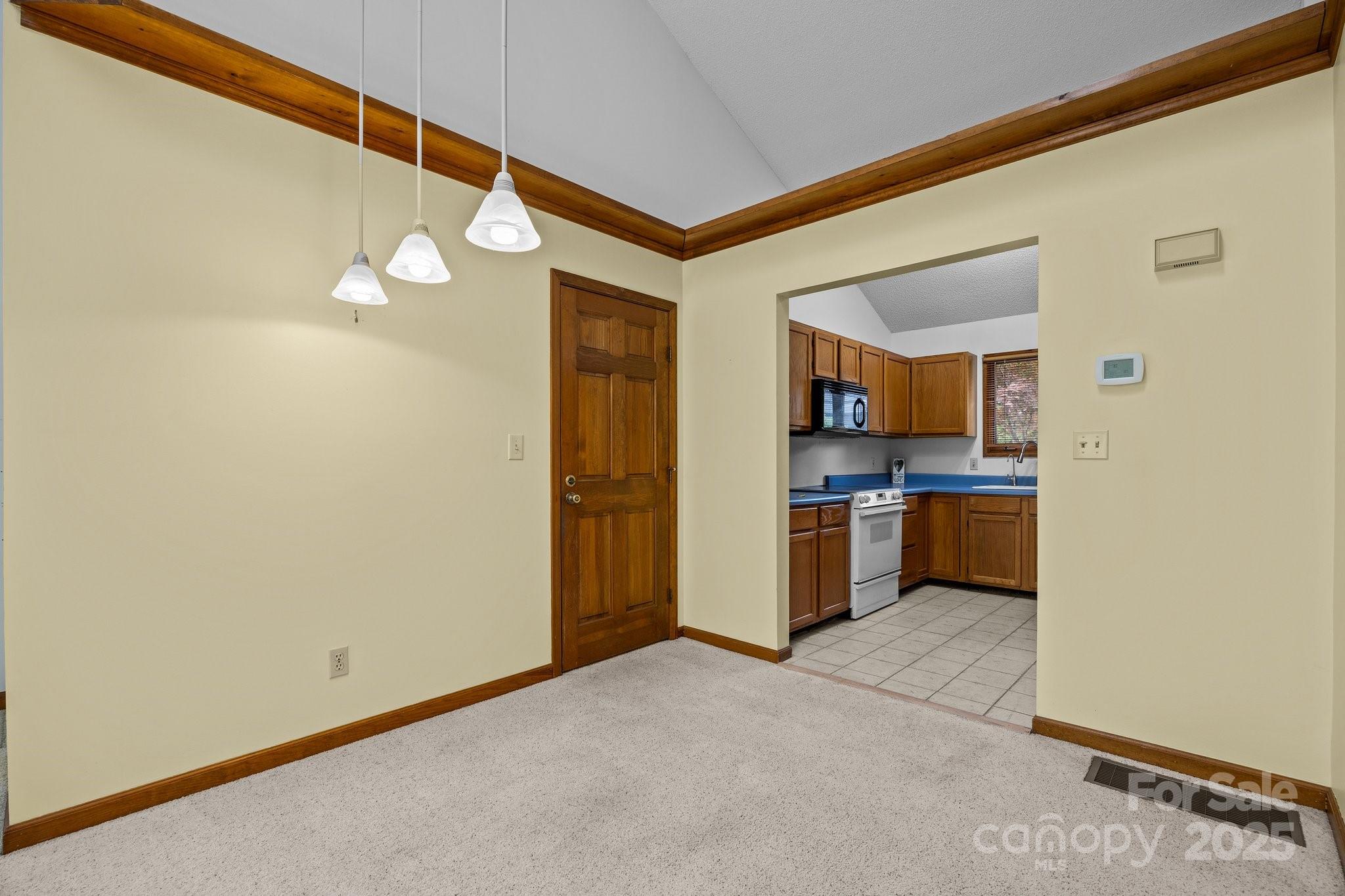 4 Zachary Ridge Road