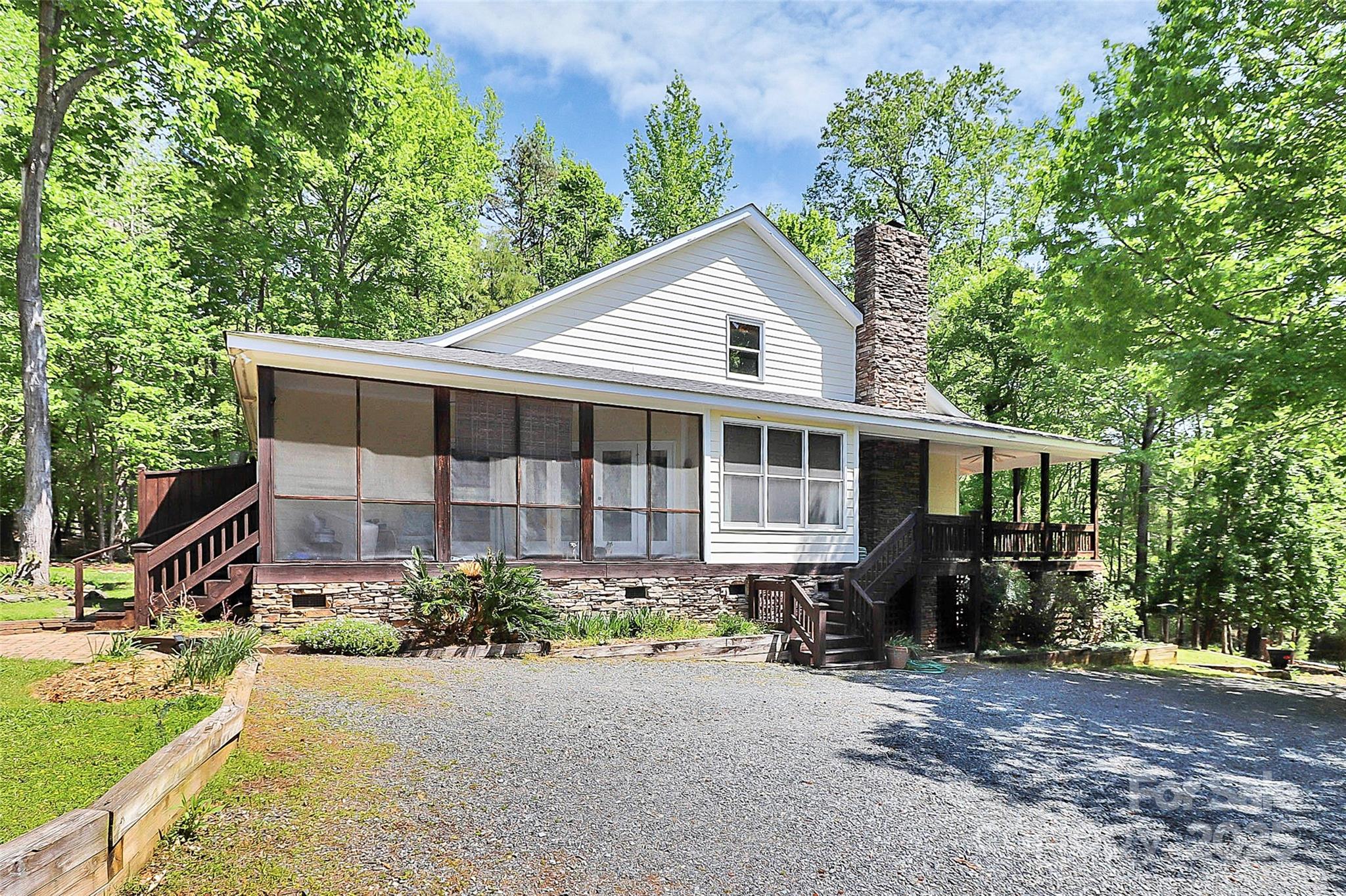 729 Lochaven Road