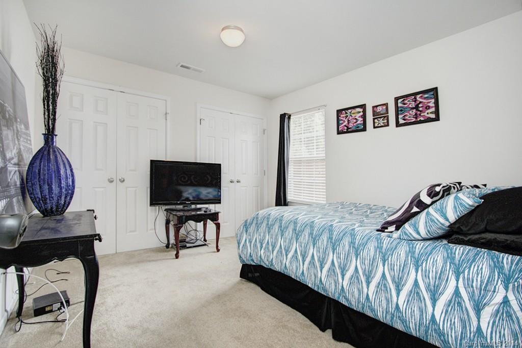 Sandy Pointe - Residential