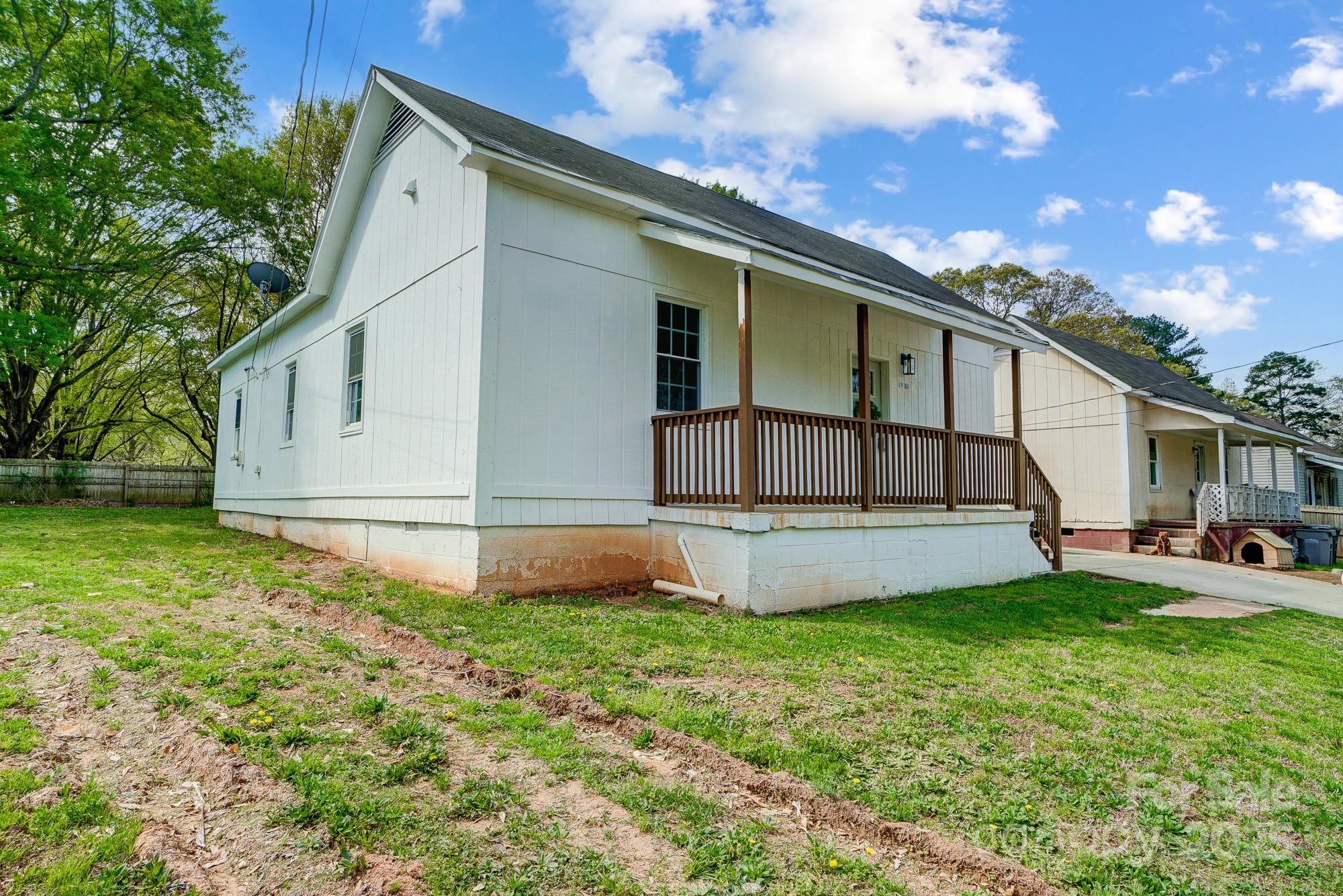 1901 Parkdale Avenue