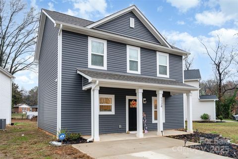 1124 Thayer Glen Court Charlotte NC 28213